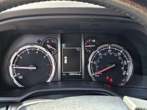 Used 2024 Toyota 4Runner TRD Off-Road Premium image 18