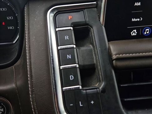 Used 2021 Chevrolet Suburban Z71 AWD/4WD image 13