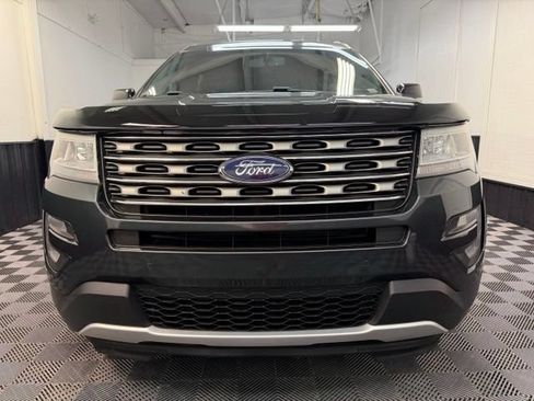 Used 2016 Ford Explorer XLT w/ Equipment Group 202A FWD image 2