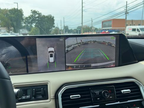 New 2025 Nissan Armada Platinum Reserve image 35