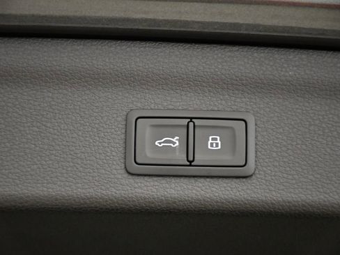 Used 2025 Audi Q3 2.0T Premium Plus w/ Premium Plus Package image 58