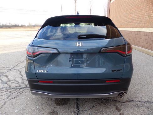 Used 2025 Honda HR-V Sport image 8