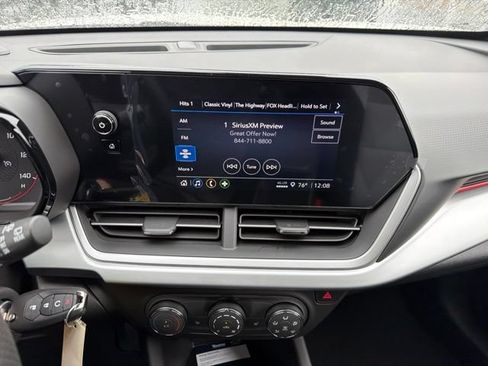 New 2026 Chevrolet Trax RS w/ Sunroof Package FWD image 22