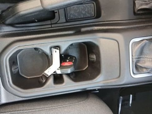 Used 2024 Jeep Wrangler Unlimited Sport AWD/4WD image 37