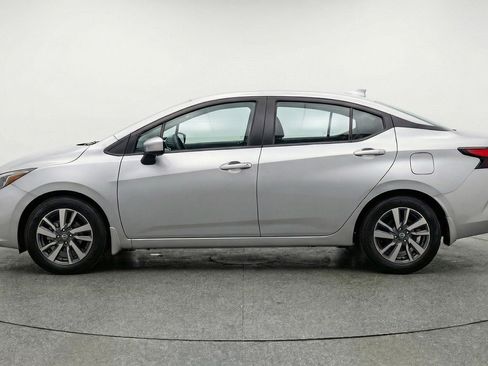 Used 2025 Nissan Versa SV image 5
