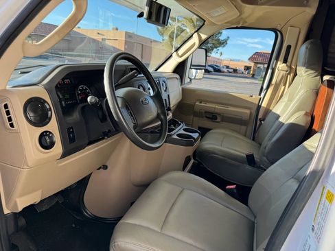 Used 2015 Ford E-450 and Econoline 450 Super Duty w/ Motorhome Prep Package RWD image 24