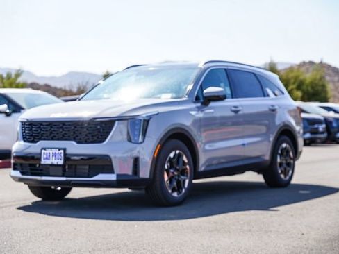 New 2026 Kia Sorento S image 4