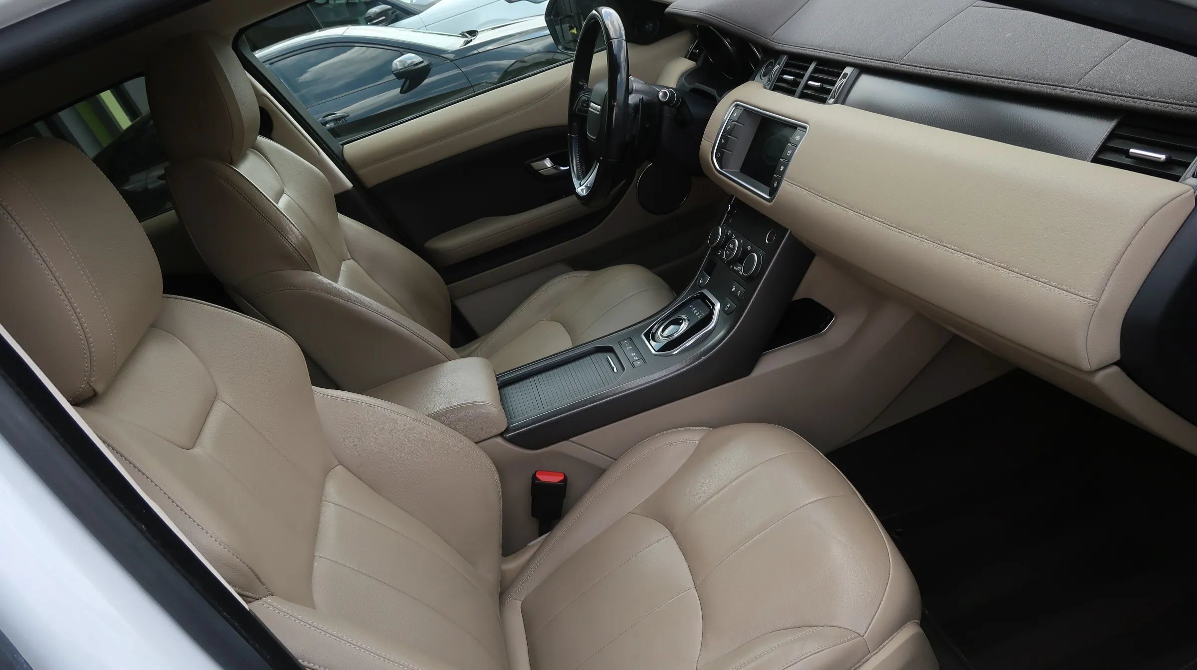 Used 2019 Land Rover Range Rover Evoque AWD/4WD image 26
