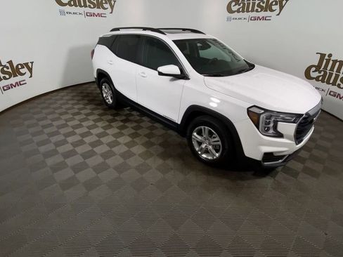 Certified 2023 GMC Terrain SLE w/ Driver Convenience Package image 2