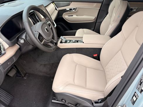 New 2026 Volvo XC90 B6 Plus w/ Protection Package Premier AWD/4WD image 5