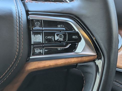 Used 2023 Jeep Grand Cherokee L Summit AWD/4WD image 18