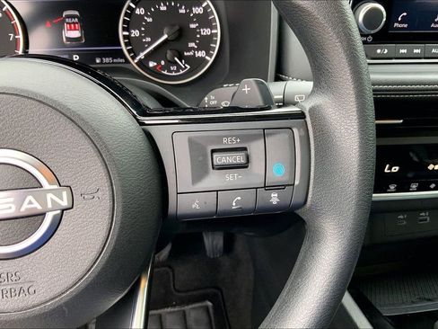 Used 2023 Nissan Rogue SV FWD image 18