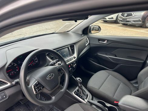 Used 2022 Hyundai Accent SEL image 22