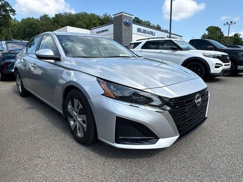 Used 2023 Nissan Altima 2.5 S FWD image 6