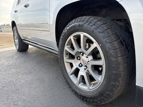 Used 2015 GMC Yukon Denali w/ Premium Package image 7