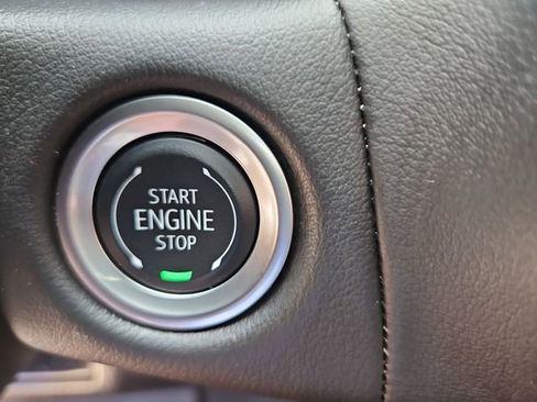 Used 2024 Chevrolet Tahoe Z71 w/ Luxury Package image 16