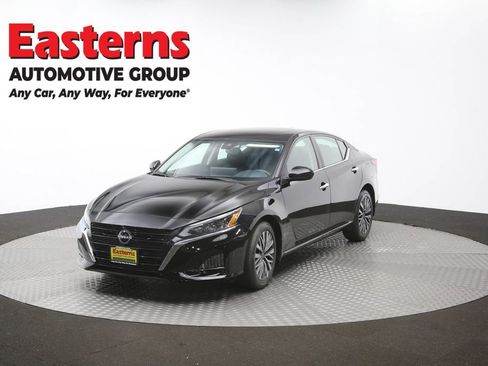 Used 2023 Nissan Altima 2.5 SV w/ SV Premium Package AWD/4WD image 56