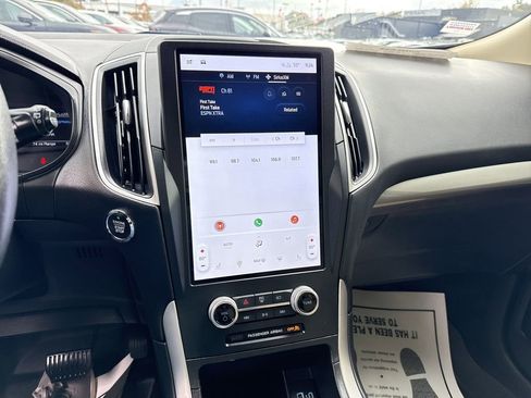 Used 2024 Ford Edge SEL w/ Convenience Package image 13