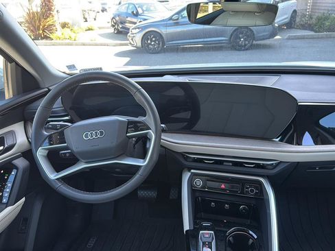 Used 2025 Audi Q5 Premium w/ Convenience Package image 10