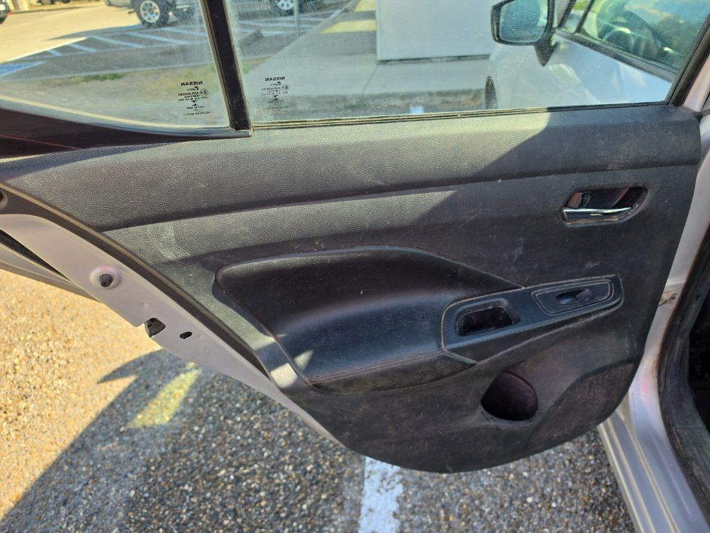 Used 2020 Nissan Versa SV FWD image 5