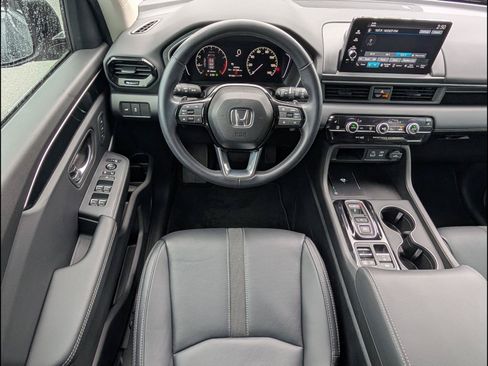 Certified 2025 Honda Pilot EX-L image 8