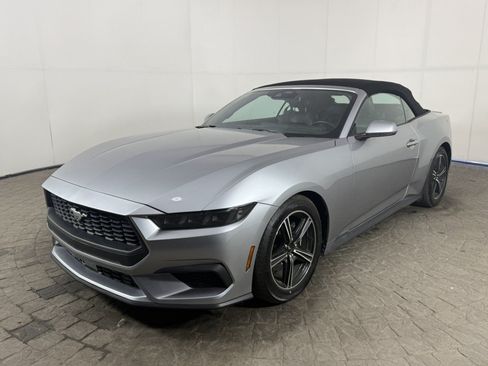 Used 2025 Ford Mustang Premium RWD image 11
