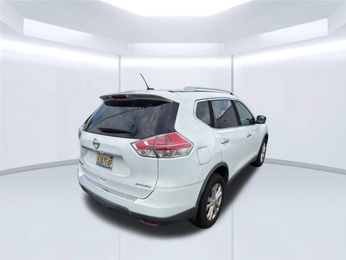 Used 2016 Nissan Rogue SV AWD/4WD image 3