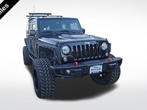 Used 2017 Jeep Wrangler Unlimited Rubicon AWD/4WD image 2