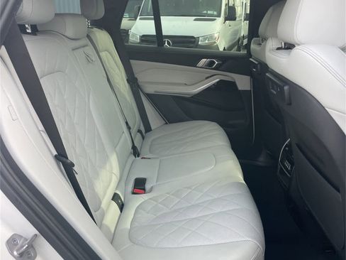 Used 2023 BMW X5 xDrive40i w/ Premium Package image 17