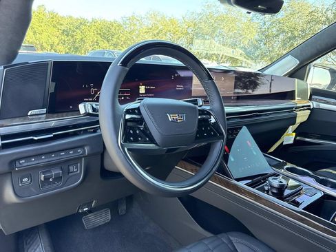 New 2026 Cadillac Escalade Platinum Sport w/ LPO, ONYX Package image 34