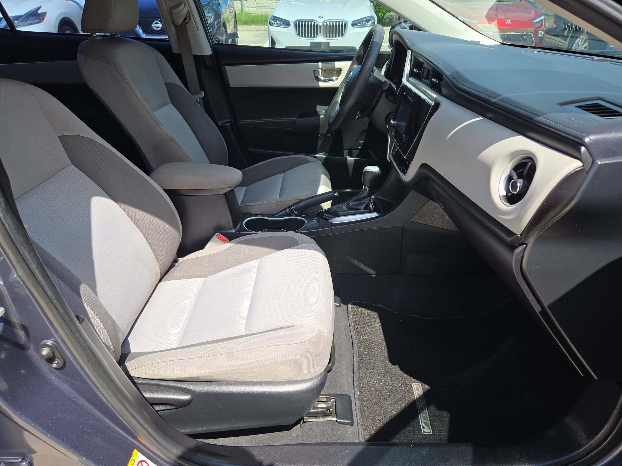 Used 2018 Toyota Corolla LE FWD image 27