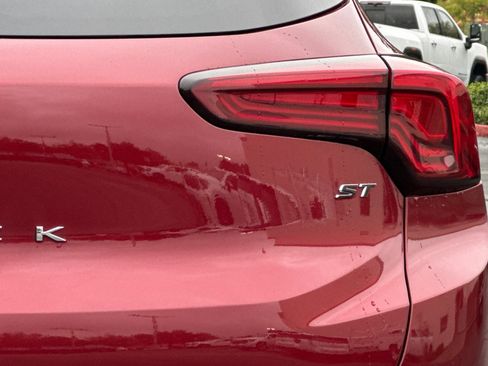 Used 2024 Buick Encore GX Sport Touring image 37