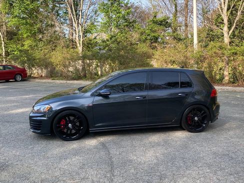 Used 2017 Volkswagen GTI Sport image 8