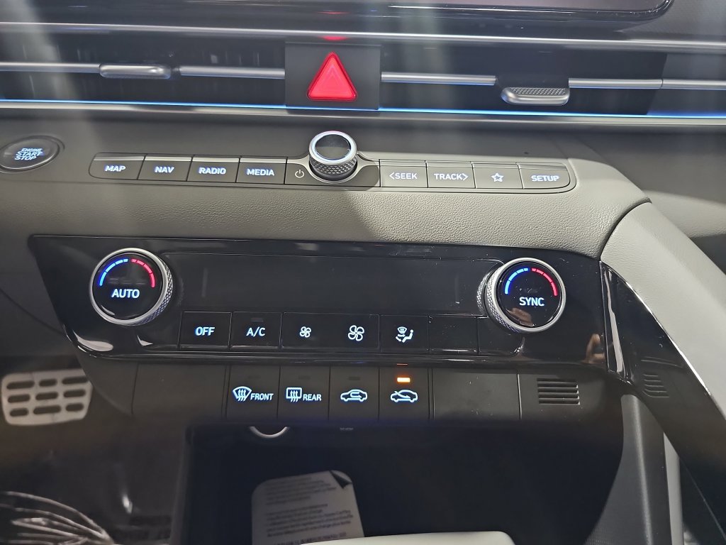 New 2026 Hyundai Elantra SEL FWD image 25