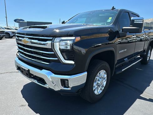Used 2024 Chevrolet Silverado 2500 LTZ image 7