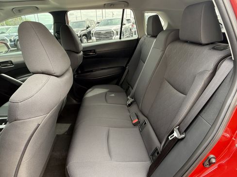Certified 2024 Toyota Corolla Cross LE w/ Moonroof Package FWD image 6