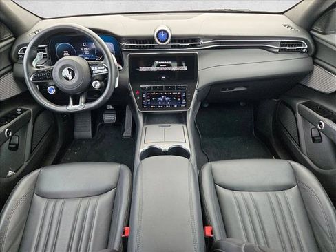 Used 2024 Maserati Grecale GT image 12