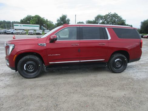 New 2026 GMC Yukon XL Elevation w/ Elevation Premium Package AWD/4WD image 7