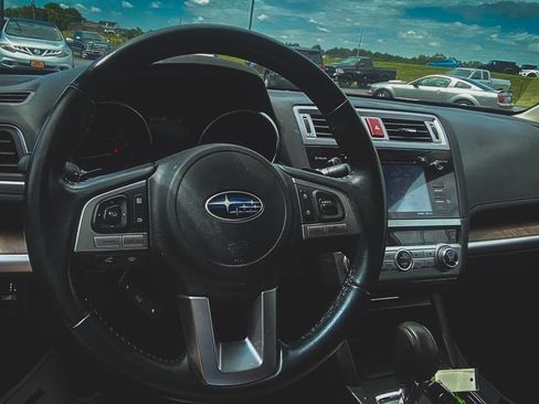Used 2016 Subaru Outback 3.6R Limited AWD/4WD image 2