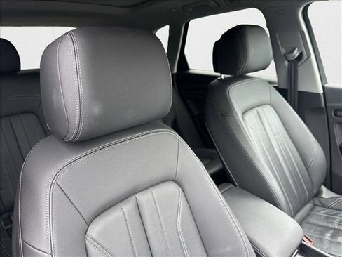 Used 2023 Audi Q5 2.0T Premium w/ Convenience Package image 25