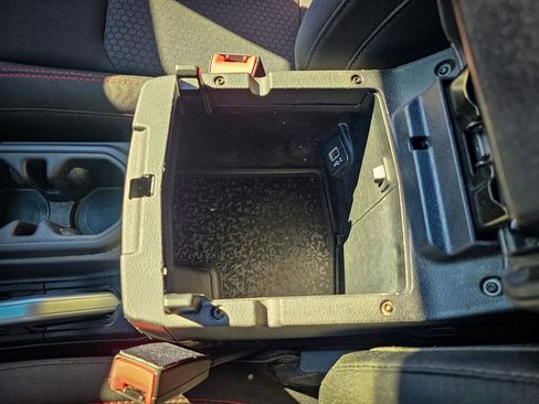 Used 2018 Jeep Wrangler Unlimited Rubicon w/ LED Lighting Group image 26