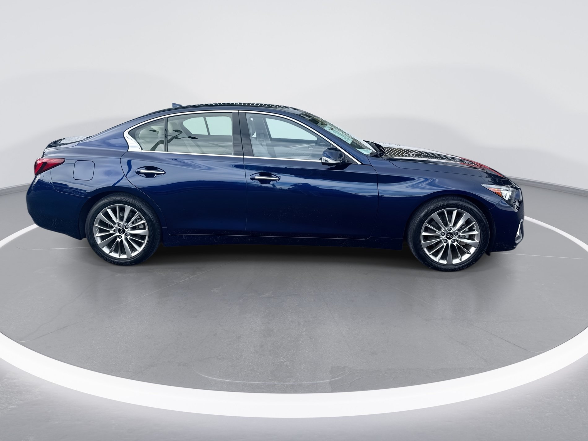 Used 2023 INFINITI Q50 Luxe w/ Cargo Package RWD image 3
