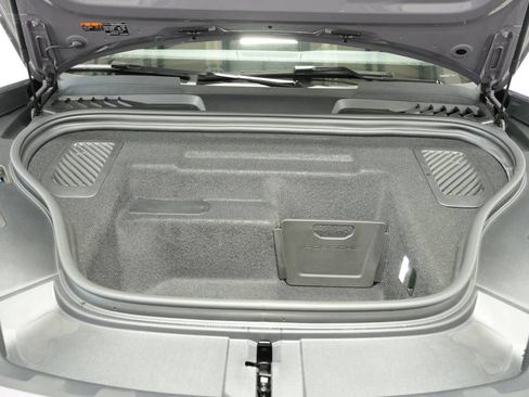 Certified 2025 Porsche Macan Electric image 29