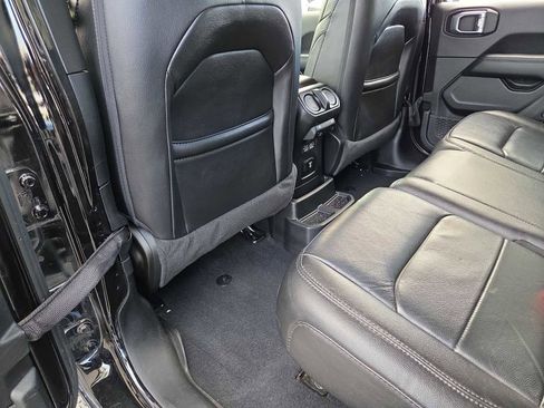 Used 2021 Jeep Wrangler Unlimited Sahara image 20