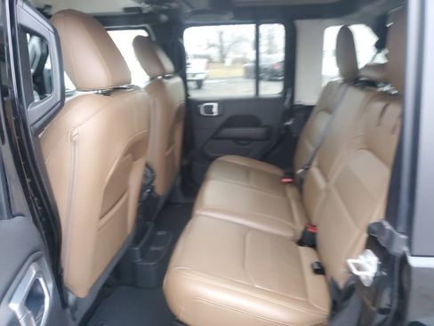 Used 2023 Jeep Wrangler Unlimited Sahara w/ Safety Group image 28