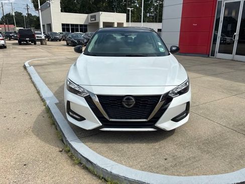 Used 2021 Nissan Sentra SR FWD image 2