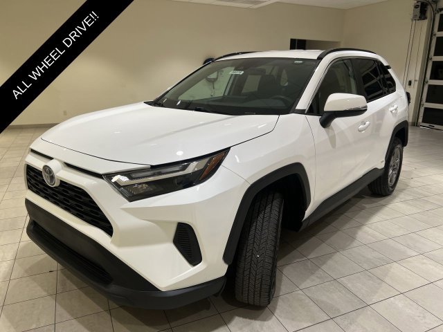 Used 2023 Toyota RAV4 LE AWD/4WD image 1