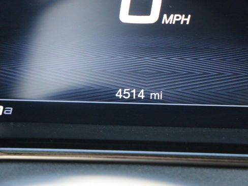 Used 2025 Alfa Romeo Tonale image 32