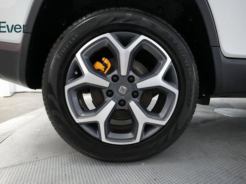 Used 2022 Rivian R1T Adventure image 17