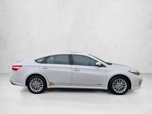Used 2015 Toyota Avalon XLE Touring FWD image 4